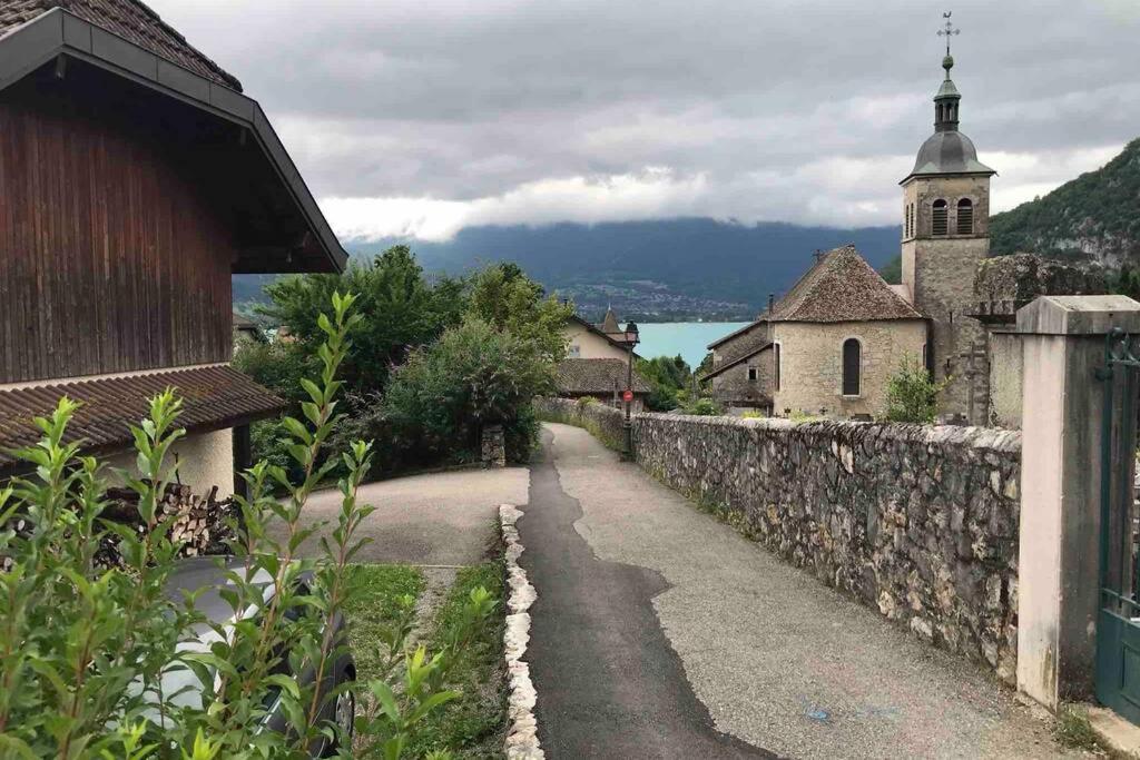 Tres Bel Appartement En Rez De Jardin, Talloires Kültér fotó