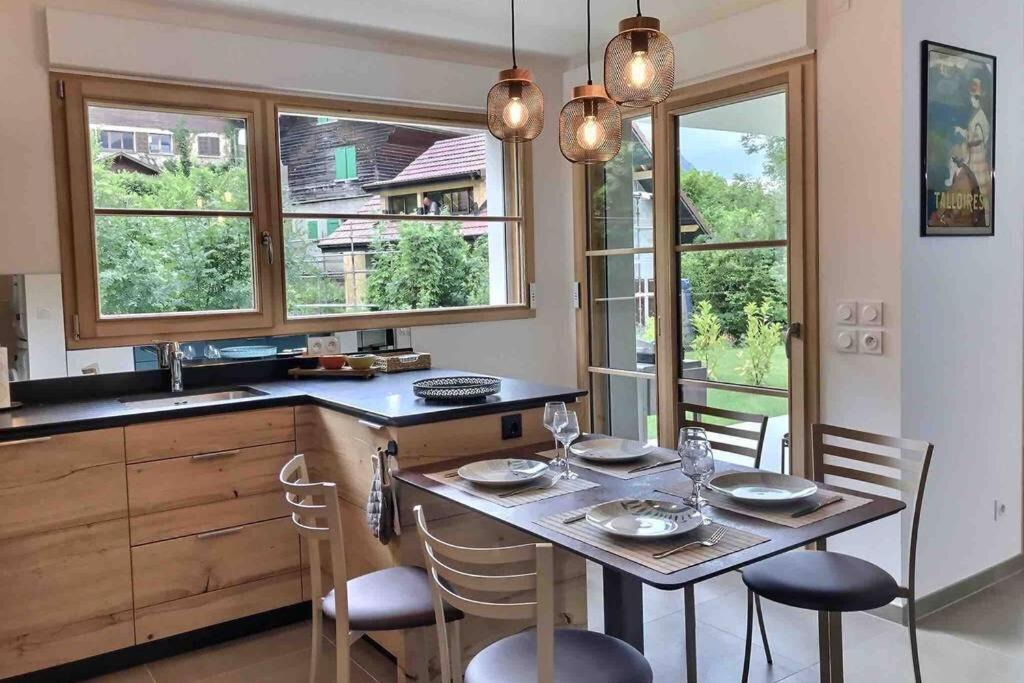 Tres Bel Appartement En Rez De Jardin, Talloires Kültér fotó